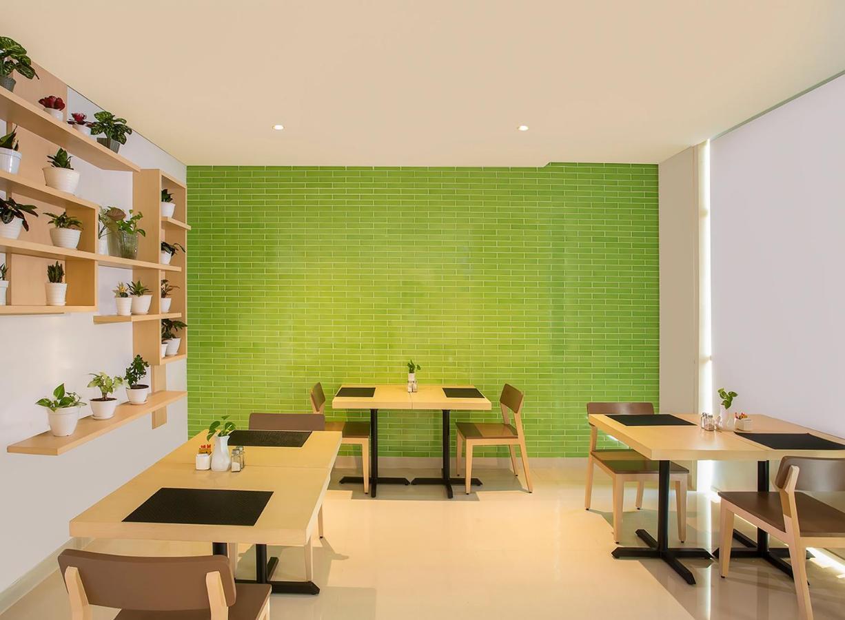 Zest Parang Raja Solo By Swiss-Belhotel International Bonorejo Exteriör bild