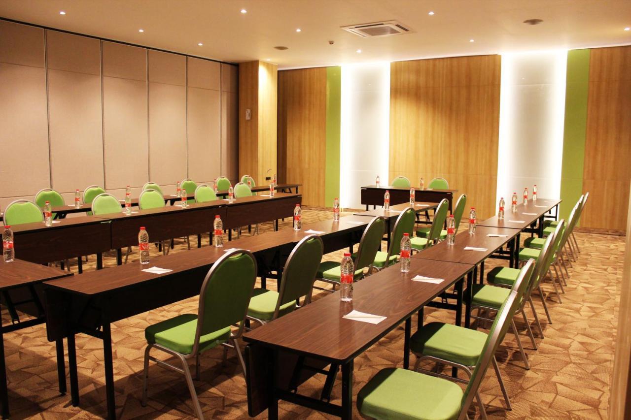 Zest Parang Raja Solo By Swiss-Belhotel International Bonorejo Exteriör bild